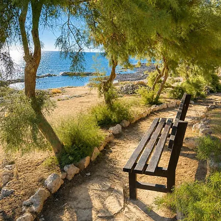 The Anassa - Gated Beachfront Retreat & Pool 公寓