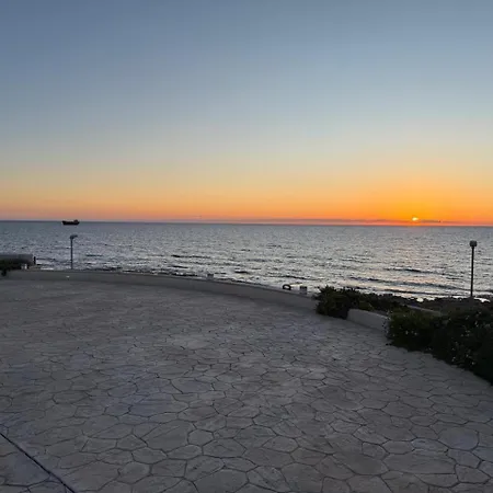 The Anassa - Gated Beachfront Retreat & Pool Apartmán Klorakas